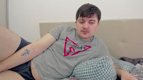 Snapshot of yourtotoro chatting on 02-04-25, 06:57 Mike online show from 02-04-25, 06:57