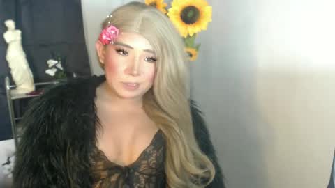 Snapshot of yourtransjeen chatting on 02-25-25, 01:30 Jeen online show from 02-25-25, 01:30