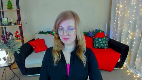 Snapshot of youruniverser chatting on 01-12-26, 10:31 Alice online show from 01-12-26, 10:31