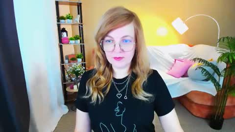 Snapshot of youruniverser chatting on 02-09-26, 09:24 Alice online show from 02-09-26, 09:24