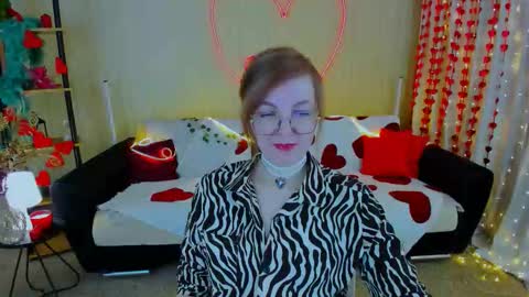 Snapshot of youruniverser chatting on 02-21-26, 04:57 Alice online show from 02-21-26, 04:57