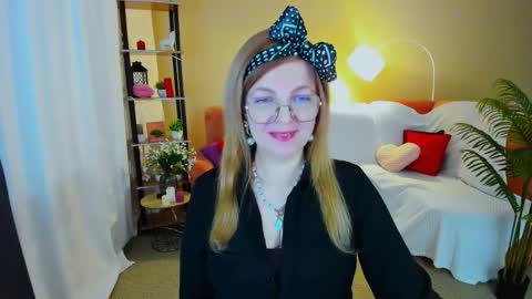 Snapshot of youruniverser chatting on 02-27-26, 04:45 Alice online show from 02-27-26, 04:45