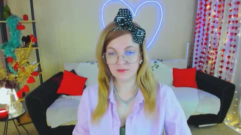 Snapshot of youruniverser chatting on 03-04-26, 06:36 Alice online show from 03-04-26, 06:36