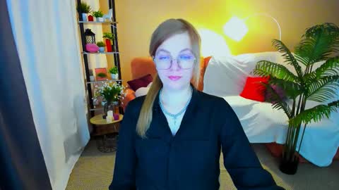 Snapshot of youruniverser chatting on 03-05-26, 04:36 Alice online show from 03-05-26, 04:36