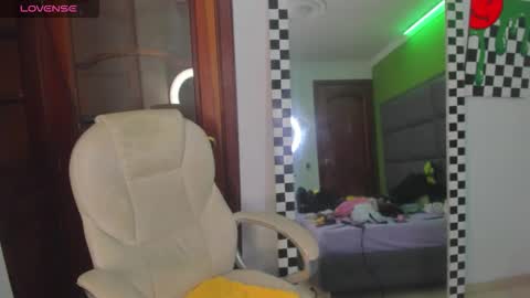 Snapshot of yourvirtualgirlfriennd chatting on 11-08-25, 07:19 GI online show from 11-08-25, 07:19