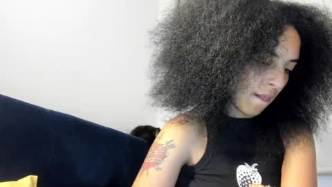 Snapshot of youwishtobeme chatting on 02-03-25, 11:15 elizabeth ju online show from 02-03-25, 11:15