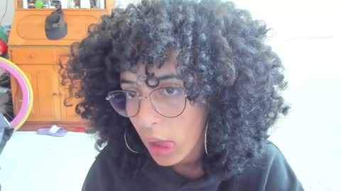 Snapshot of youwishtobeme chatting on 02-21-25, 10:04 elizabeth ju online show from 02-21-25, 10:04