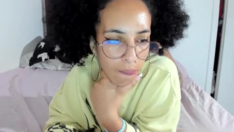 Snapshot of youwishtobeme chatting on 02-23-25, 11:25 elizabeth ju online show from 02-23-25, 11:25