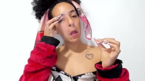 Snapshot of youwishtobeme chatting on 03-08-25, 01:28 elizabeth ju online show from 03-08-25, 01:28