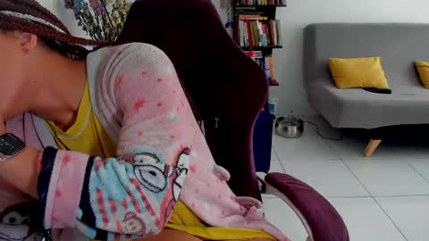elizabeth  ju   online show from 05-18-26, 06:14