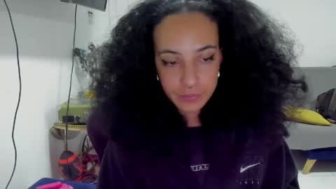 elizabeth  ju   online show from 05-25-26, 01:22