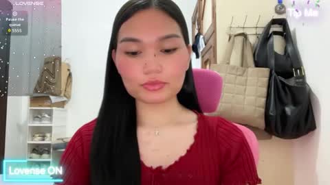 yrdrmgrl_jennie26 online show from 04-15-26, 07:58