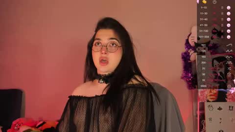 Snapshot of ysabell_viveris chatting on 02-14-25, 09:56 Ysabell online show from 02-14-25, 09:56