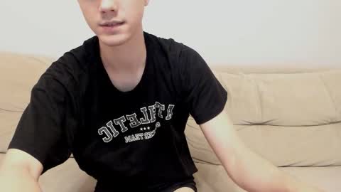 Yue Lang and Samm online show from 10-20-25, 07:14