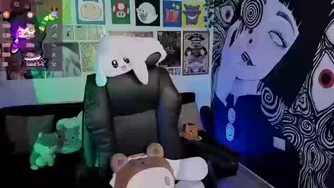    rawr   Anne Independent model      online show from 09-15-25, 11:49