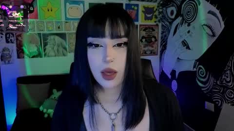    rawr   Anne Independent model      online show from 11-14-25, 10:18