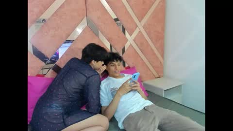 Snapshot of yui_and_rin_ chatting on 12-02-25, 02:17 Yui Rin online show from 12-02-25, 02:17