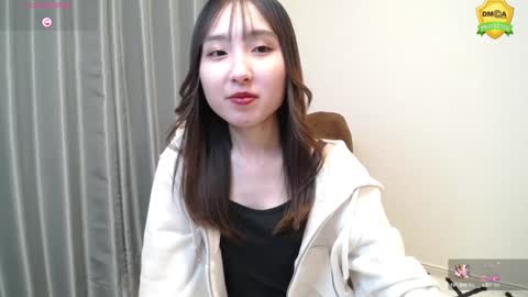 yui_x online show from 01-13-25, 10:25