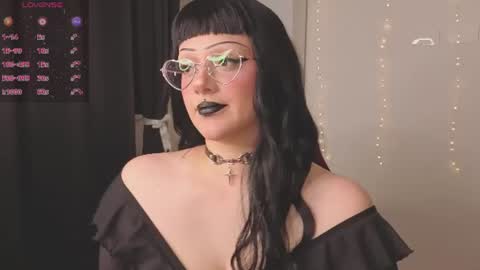 Snapshot of yuki_cross chatting on 06-25-26, 05:12 online show from 06-25-26, 05:12