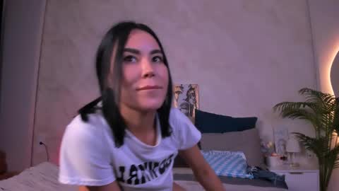 Snapshot of yukiluna1 chatting on 05-31-26, 06:09 Yuki online show from 05-31-26, 06:09