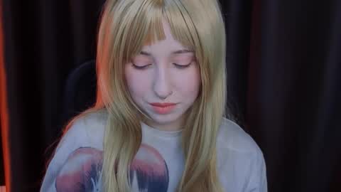 Misa online show from 11-25-25, 04:51