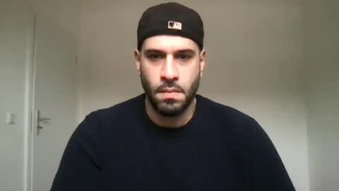 Snapshot of yul53 chatting on 02-12-26, 10:54 yul53 online show from 02-12-26, 10:54