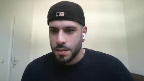 Snapshot of yul53 chatting on 03-08-26, 12:53 yul53 online show from 03-08-26, 12:53