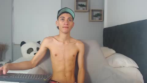 yulian_vasquez online show from 03-05-25, 12:22
