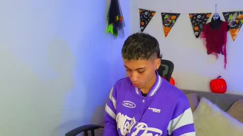 yulian_vasquez online show from 10-30-25, 12:17