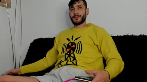 yulian 2811 online show from 12-22-24, 11:00