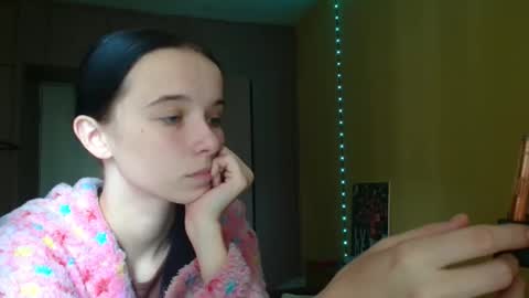 Snapshot of yuliastar chatting on 09-18-25, 09:33 Yuliia online show from 09-18-25, 09:33