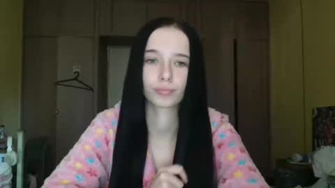 Snapshot of yuliastar chatting on 09-27-25, 06:24 Yuliia online show from 09-27-25, 06:24