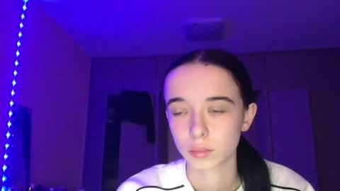 Yuliia online show from 11-21-25, 06:12