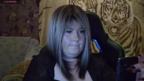 Snapshot of yuliiared chatting on 12-05-25, 07:21 yuliiared online show from 12-05-25, 07:21