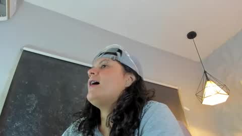 Snowflake online show from 10-08-25, 02:09