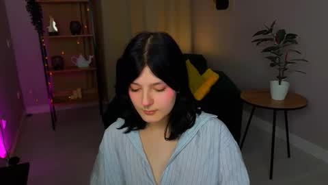 Yumi online show from 03-27-26, 06:30