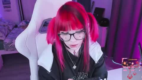 Snapshot of yumi_youkai chatting on 10-19-25, 09:32 Yumi 3 online show from 10-19-25, 09:32