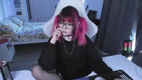Snapshot of yumi_youkai chatting on 06-17-26, 07:00 Yumi 3 online show from 06-17-26, 07:00