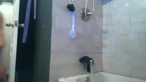 Snapshot of yumiepussyy chatting on 11-21-25, 10:41 Payton kelly online show from 11-21-25, 10:41