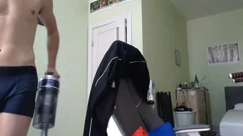 Snapshot of yummyalexxx chatting on 12-17-24, 05:40 Alex online show from 12-17-24, 05:40