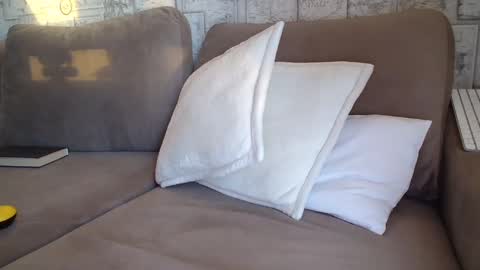 Snapshot of yummyalexxx chatting on 01-22-25, 05:05 Alex online show from 01-22-25, 05:05