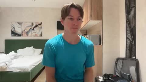 Snapshot of yummyalexxx chatting on 01-12-26, 04:18 Alex online show from 01-12-26, 04:18