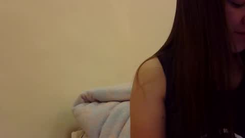 Snapshot of yummyclaya chatting on 12-04-25, 02:26 yummyclaya online show from 12-04-25, 02:26