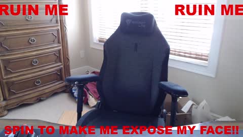 Snapshot of yummydickmilk chatting on 12-25-24, 03:49 yummydickmilk online show from 12-25-24, 03:49