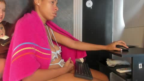 Yummyduo online show from 01-25-25, 08:10