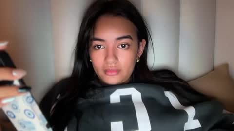 Snapshot of yummyrenalyn chatting on 01-12-26, 08:30 Goddes Renalyn online show from 01-12-26, 08:30