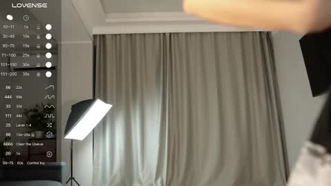 Snapshot of yuna_leen chatting on 09-28-25, 12:27 yuna_leen online show from 09-28-25, 12:27