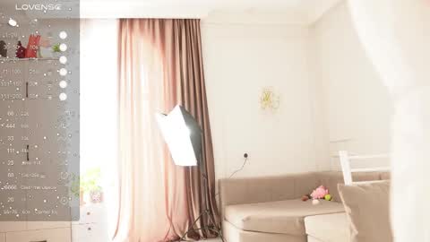 Snapshot of yuna_leen chatting on 12-01-25, 06:18 yuna_leen online show from 12-01-25, 06:18