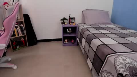 Snapshot of yunablack chatting on 12-20-24, 04:36 Yuna online show from 12-20-24, 04:36