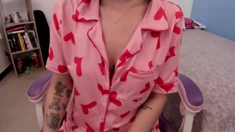 Snapshot of yunablack chatting on 01-03-25, 07:50 Yuna online show from 01-03-25, 07:50